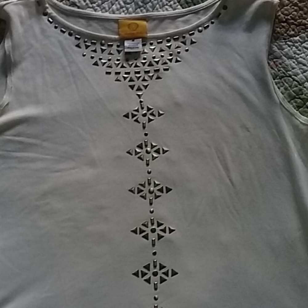 Ruby Rd Top. - Picture 2 of 3